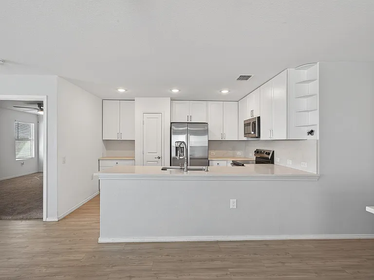 1032 Worshan Ter — Photo 9