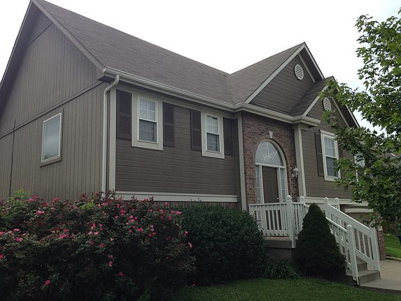 2nd image of 708 NW Par Dr