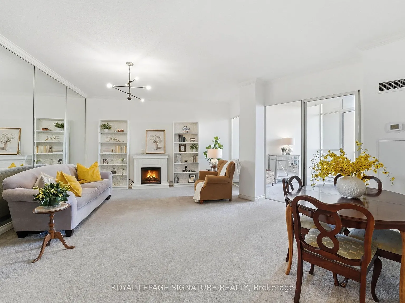 20 Guildwood Pkwy — Photo 4