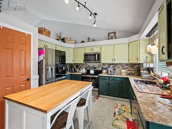 5th image of 8066 Potomac Dr