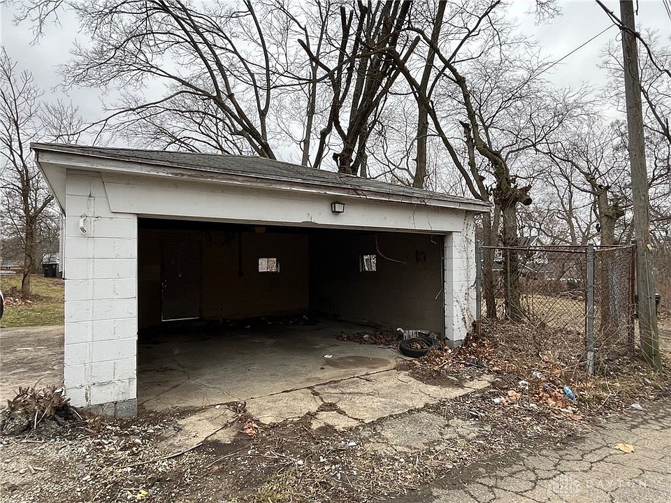 2nd image of 482 Dearborn Ave