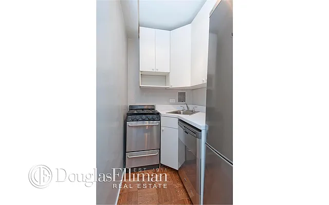 Rented by Douglas Elliman | media 2