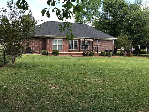 3rd image of 128 Fair Oaks Ct