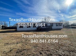 108 W Chestnut St, Iowa Park, TX 76367