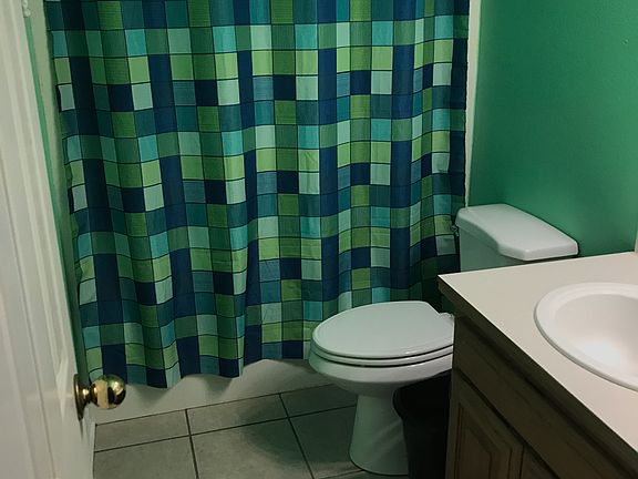 4th image of 1204 E Kara Ln