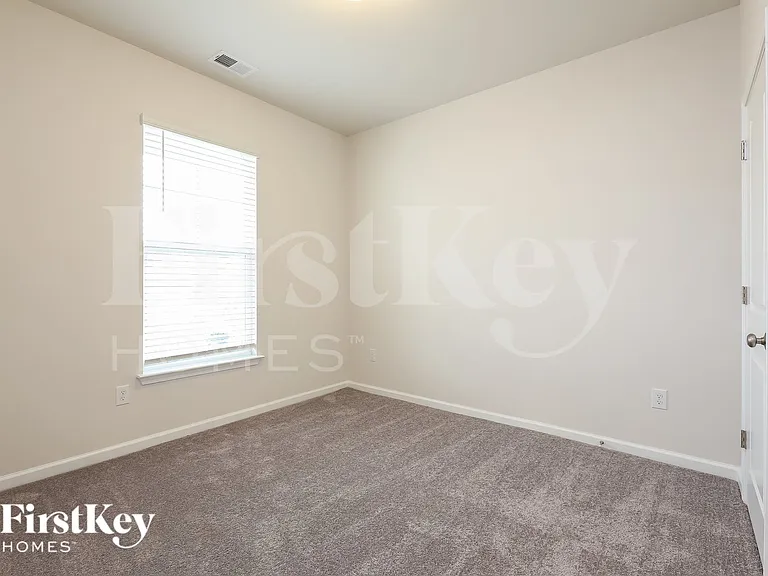 415 Stonefence Dr — Photo 12