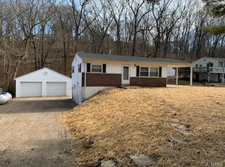 2150 Linnus Dr, High Ridge, MO 63049