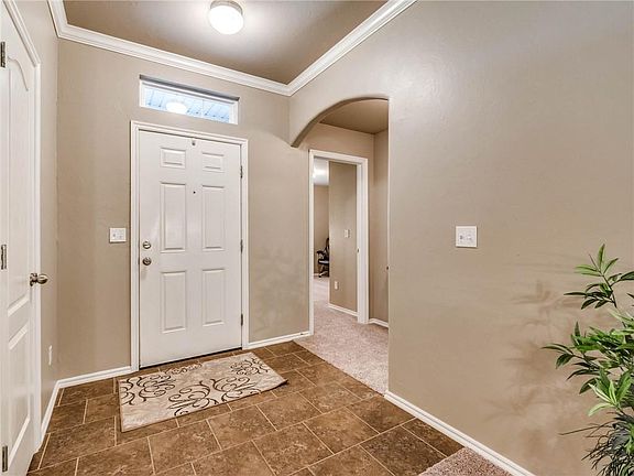 3rd image of 1900 Bradford Cir