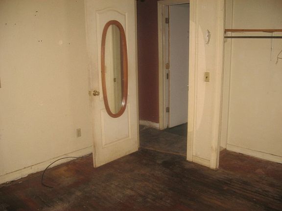 5th image of 1011 Dartmouth Ave