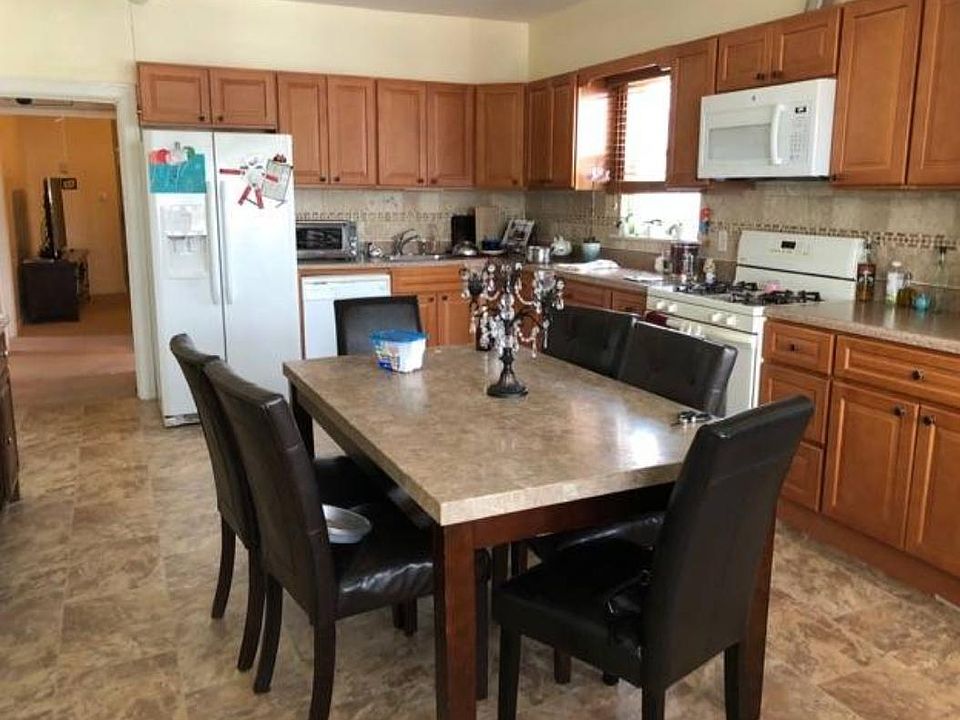 1st image of 25 Alida St #2