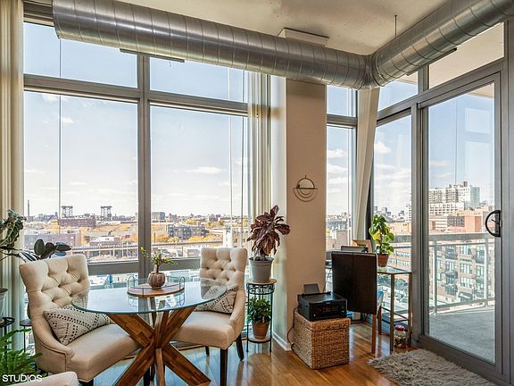 4th image of 1819 S Michigan Ave Unit 802