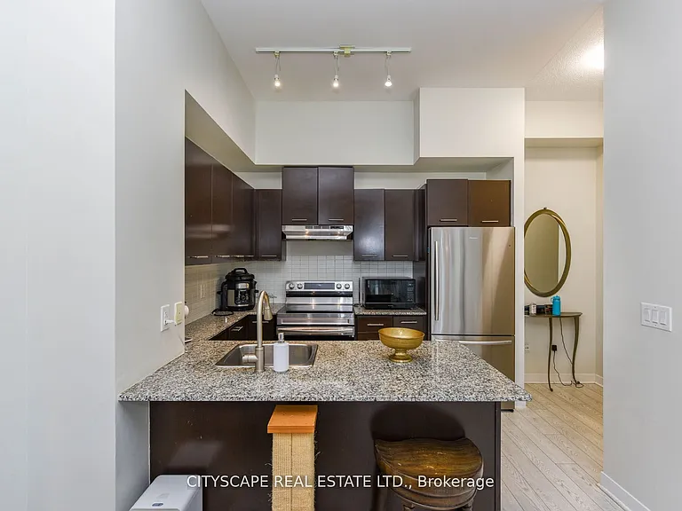 365 Prince Of Wales Dr E #611 — Photo 8
