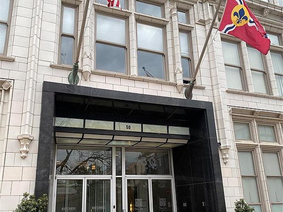 2nd image of 1501 Locust 508