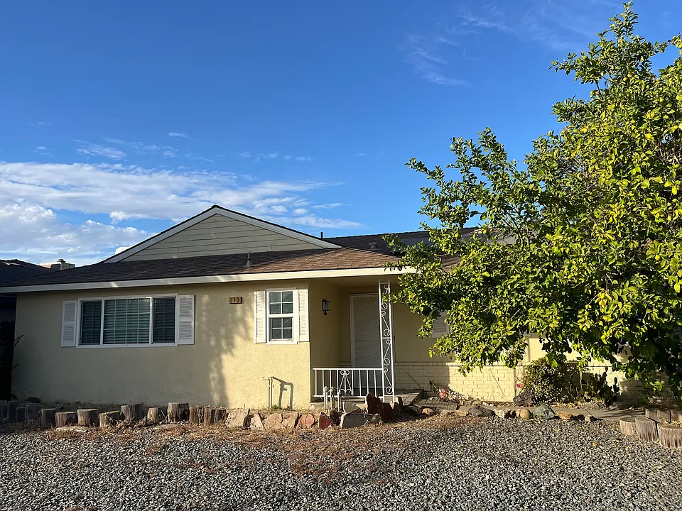 549 Adams Dr