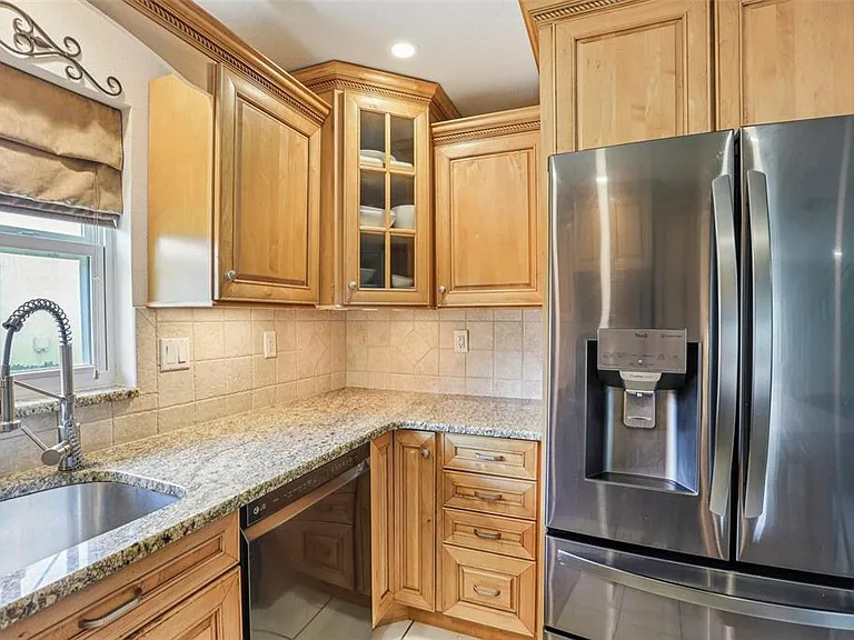 8083 Bayhaven Dr — Photo 14