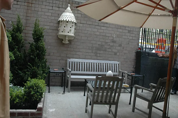 Rented by Anita Loewy, Inc | media 35