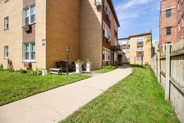 1st image of 2060 W Chase Ave APT 1B