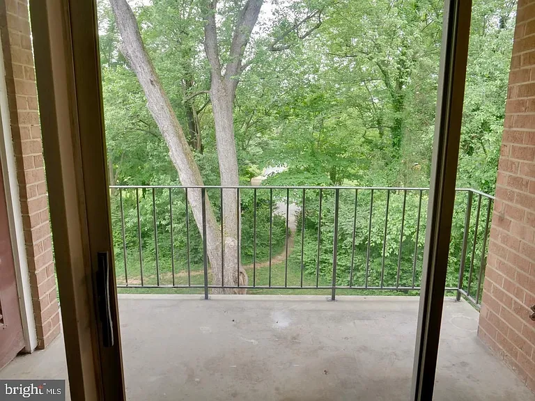 3874 Lyndhurst Dr #302 — Photo 9