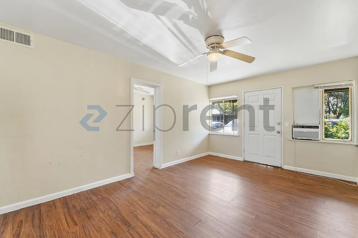 2 bed, 1100 sqft, $1,245 — Photo 3