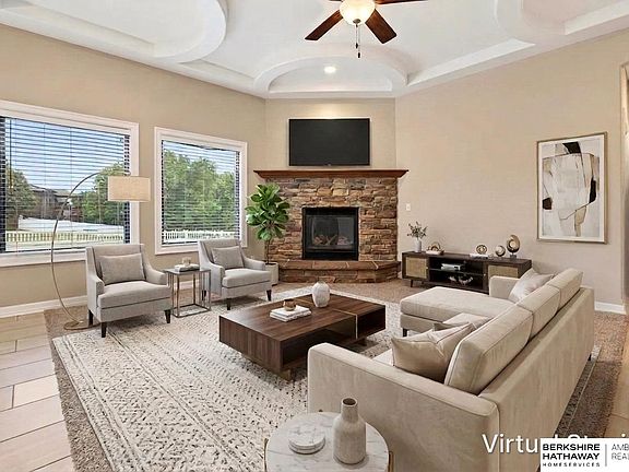 5th image of 10615 Hillcrest Dr