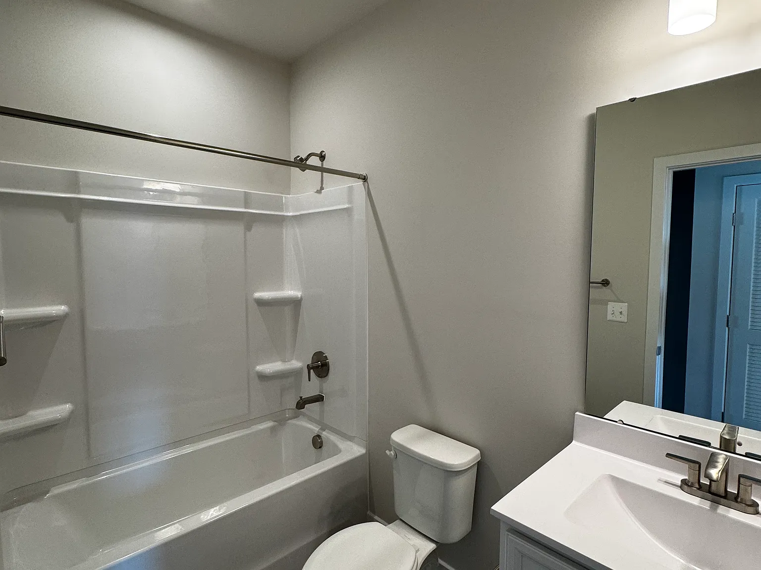 4 bed, 1715 sqft, $2,000 — Photo 4