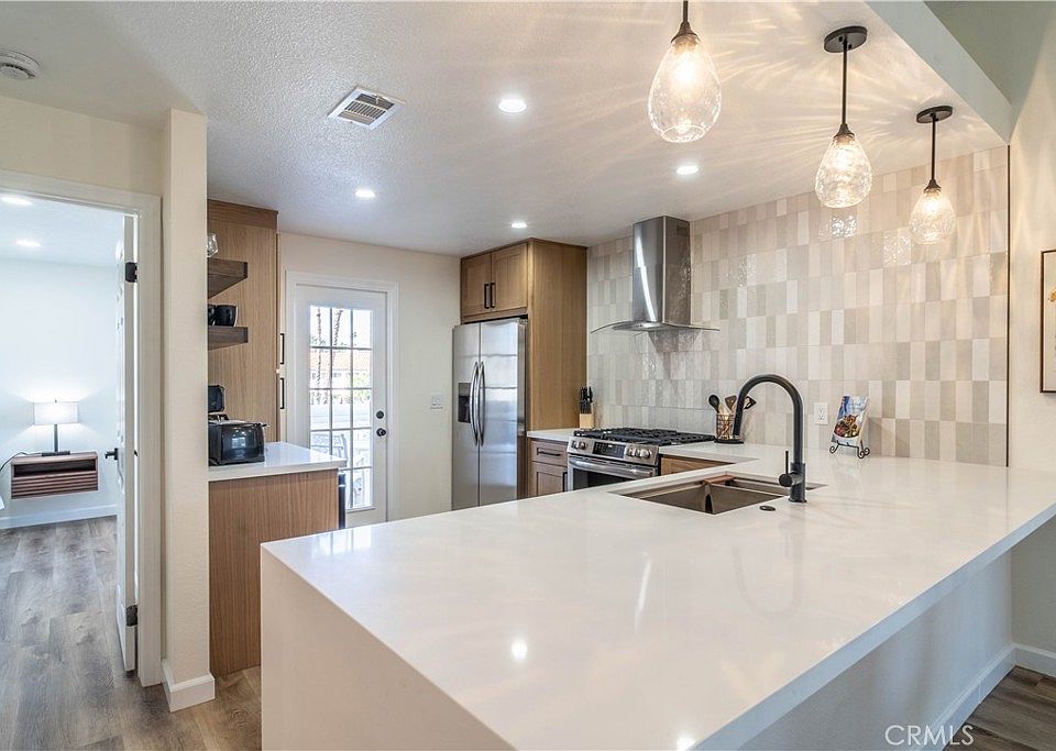 1st image of 304 Desert Falls Dr E