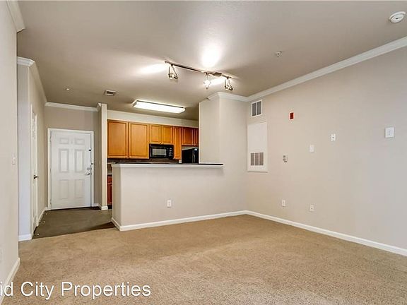 4th image of 600 13th St #513