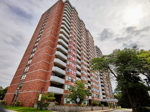 121 Ling Rd #202, Toronto, ON M1E 4Y2