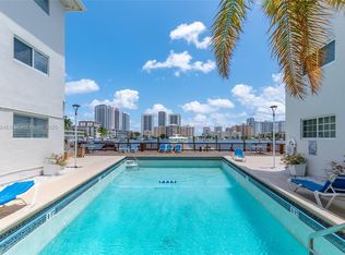 462 Golden Isles Dr APT 207, Hallandale, FL 33009