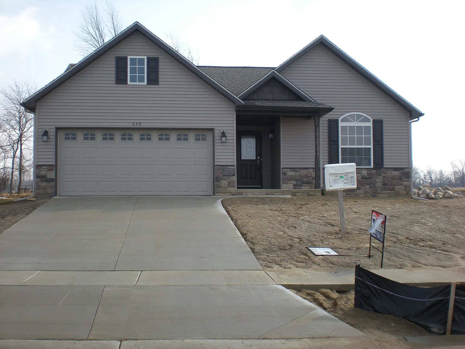 339 Cimarron Dr photo 1