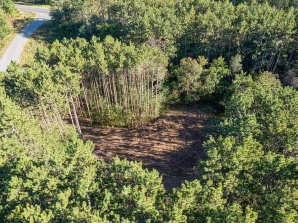 816 Notting Hill Ct, Hudson, WI 54016