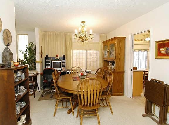 3rd image of 622 E ROYAL PALM Square #N