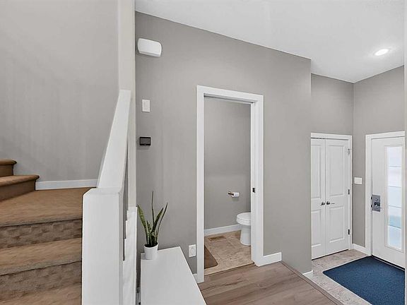 5th image of 83 NE Aquitania Cir W #4