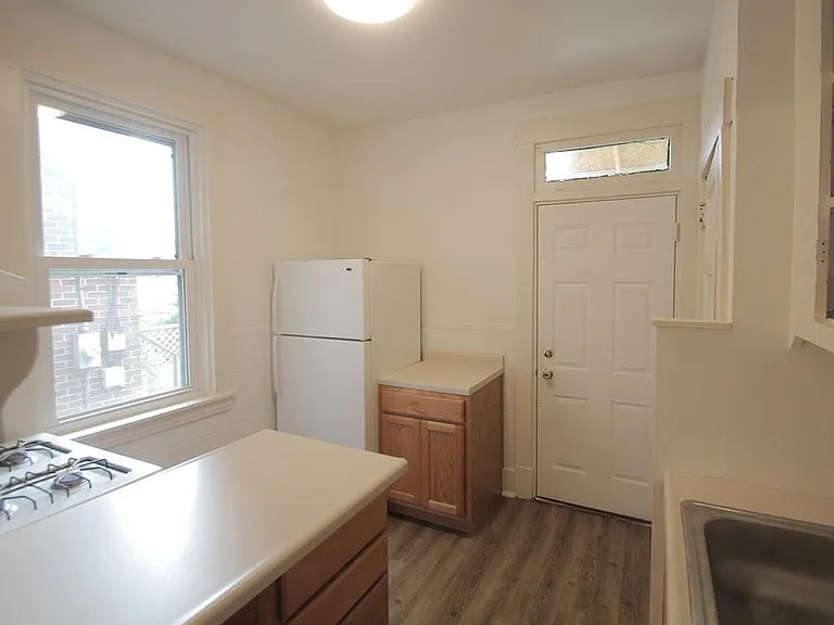 124 S Trenton Ave — Photo 7