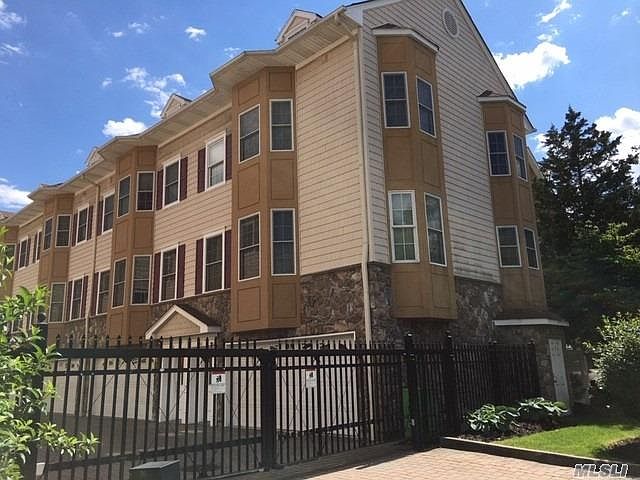 2nd image of 330 Maple Ave