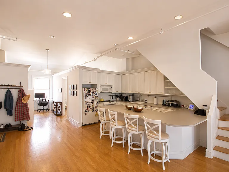 4 Bond St #PENTHOUSE — Photo 13