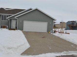 204 W 6th St, Crooks, SD 57020
