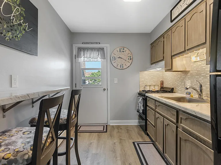 3562 Simpson Ave #2 — Photo 19