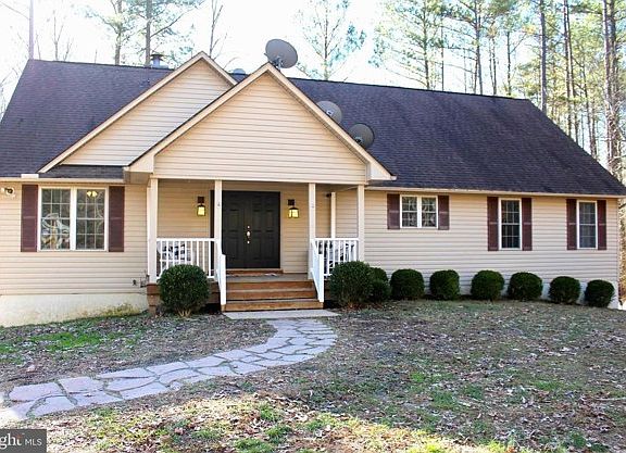 3rd image of 439 Belmont Ln