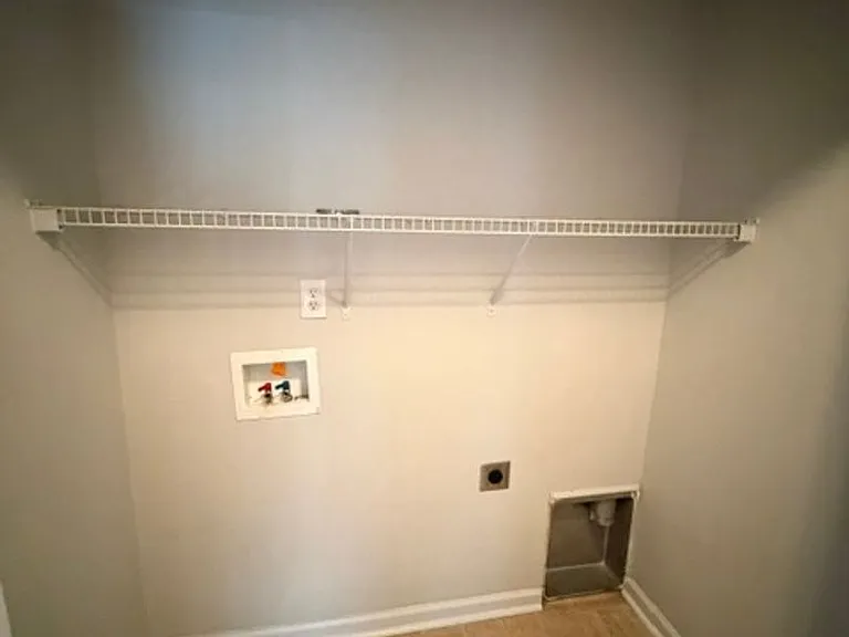 1434 Mingary Ave — Photo 5