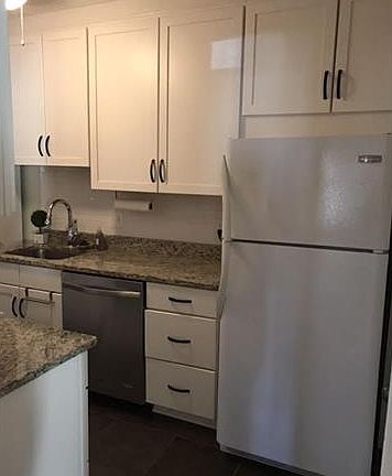 5th image of 501 N Arthur Ashe Blvd #U3
