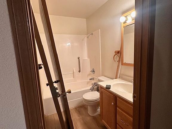 3rd image of 303 N Dogwood St #B
