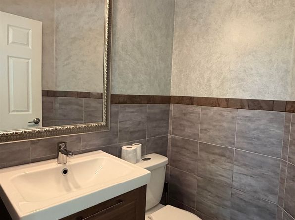 3 bedroom rental in Surrey — photo 18