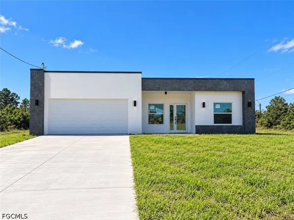 3515 73rd St W, Lehigh Acres, FL 33971