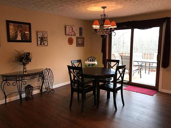 4th image of 9006 Robinson Ct