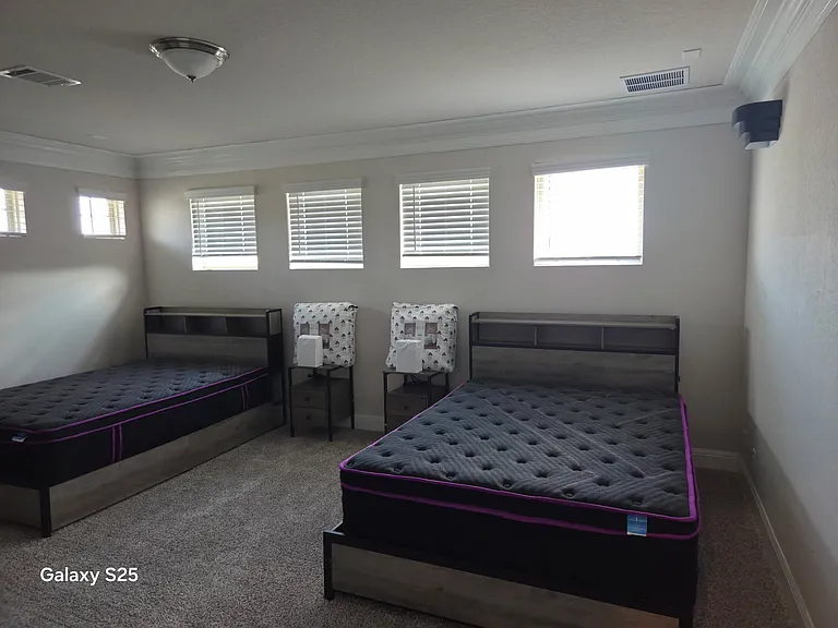 Bedroom #5
Bed 5A/5B $900 per bed, per month utilites & internet included
