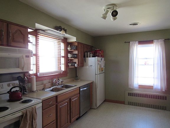 4th image of 219 Vine St