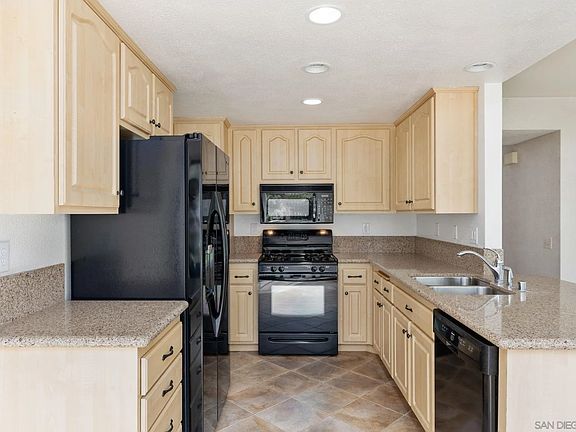 4th image of 1235 Larchwood Dr