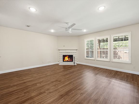 4th image of 6305 Hilltop Dr