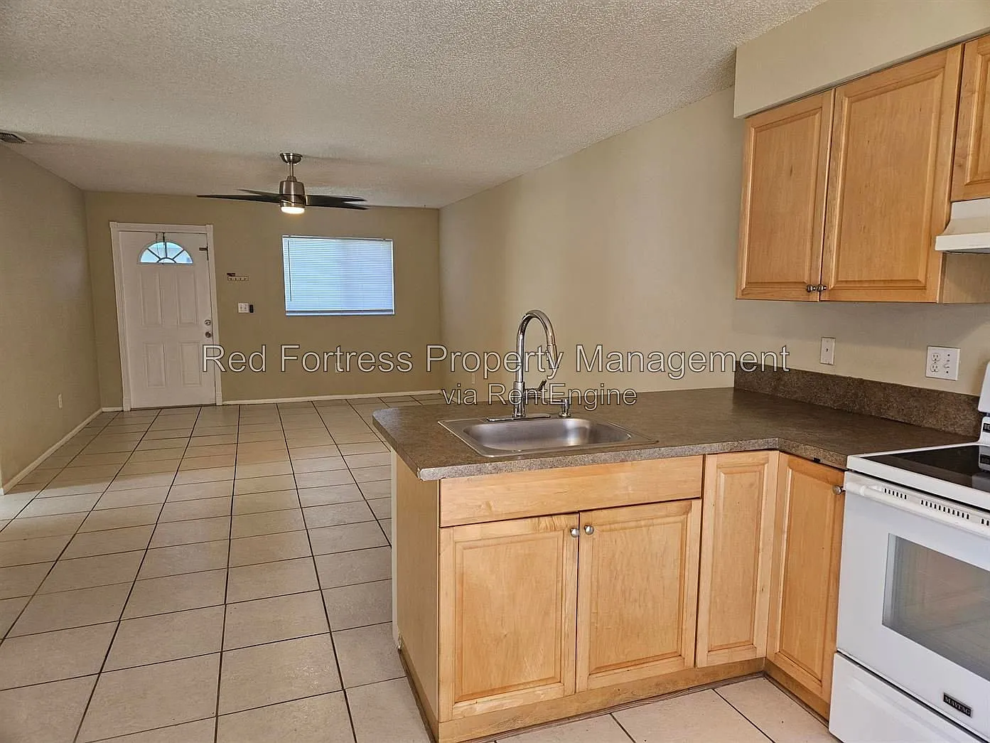 2 bed, 2.0 bath, 900 sqft, $1,200 — Photo 2
